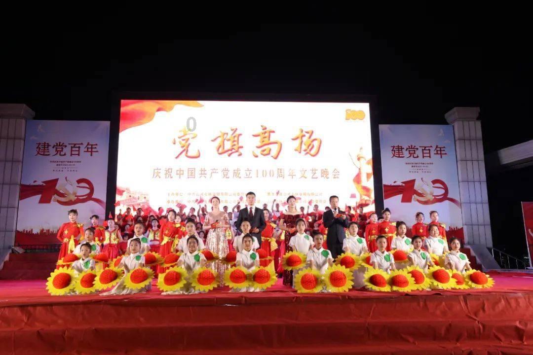 和男朋友感情还不错，但是他家境一般，嫁过去可能要过苦日子，该坚持吗？游戏画面